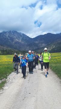 OD SVETNIKA DO SVETNIKA ROMARSKI KRIŽ JE Z LOVRENCA NA BELO NESEL NAJMLAJŠI ROMAR